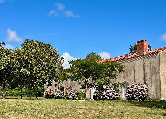 Casa de Férias Logis De La Grossetiere 13 Personnes 15 Min De L'ocean Sainte-Foy (Vendee)